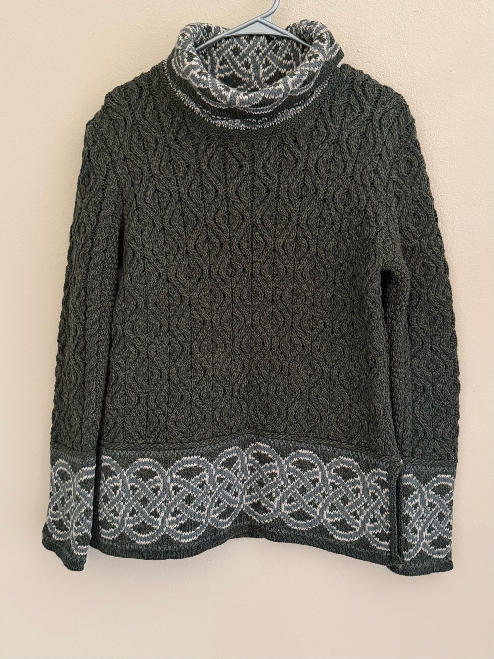 Aran Crafts Women's Ranelagh Jacquard Aran Green Sweater Celtic Print Size M